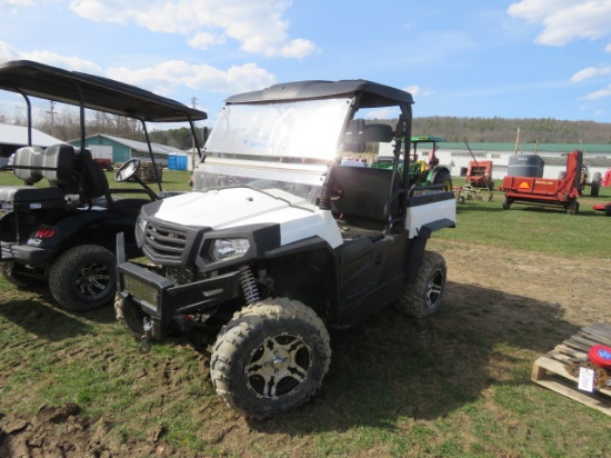 BENNCHE UTV WITH MANUAL DUMP 632 MILES FRONT