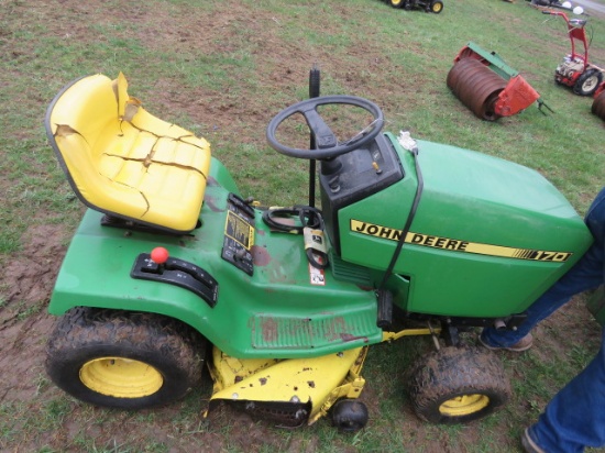 JOHN DEERE 170 LAWN TRACTOR