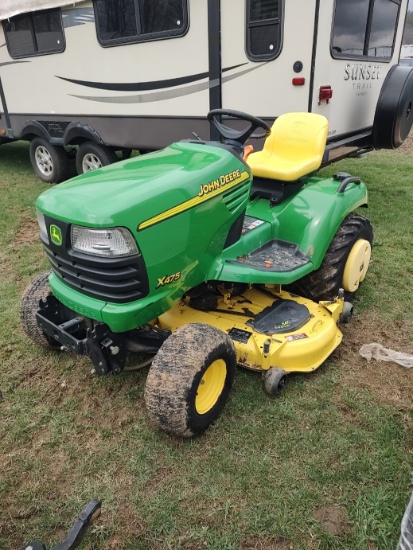 JOHN DEERE X475 LAWN TRACTOR W/ 54C MOWER