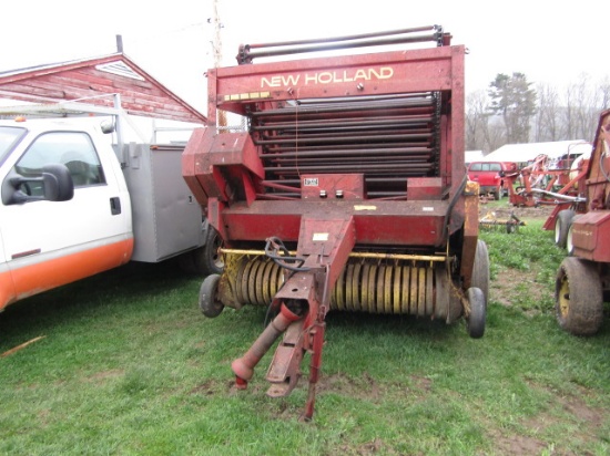 NEW HOLLAND 851 ROUND BALER
