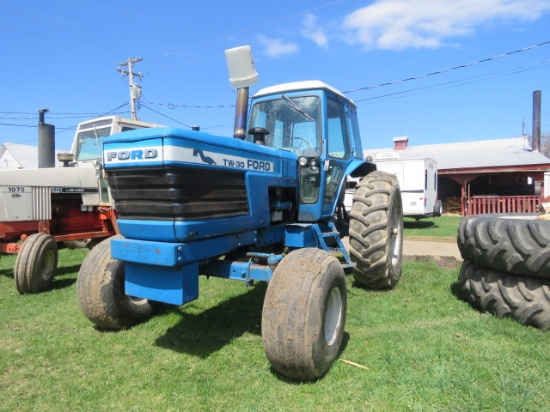 FORD TW-30 TRACTOR W/DUALS READING 1267HRS