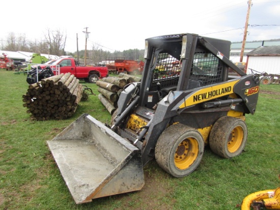 NEW HOLLAND L160 SKIDSTEER - HAS 2 NEW TILT