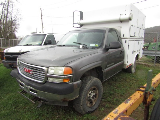 2002 GMC 2500 TRUCK, 5 SPEED SERVICE