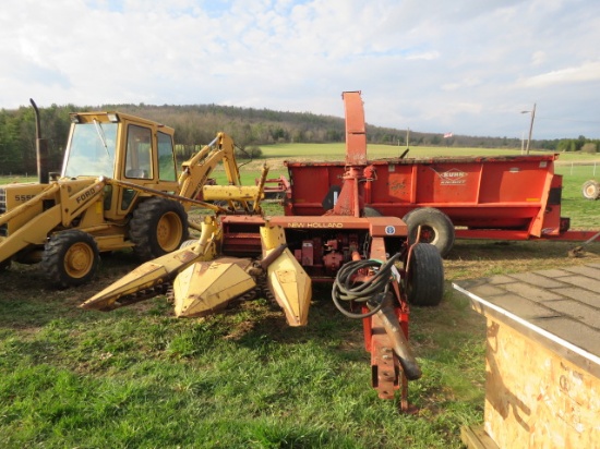 NEW HOLLAND 790 CHOPPER WITH CORN