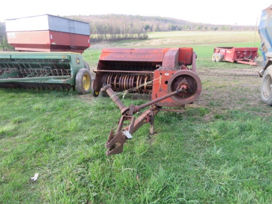 NEW HOLLAND 282 SQUARE BALER