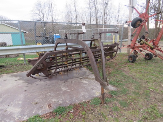 NEW HOLLAND 55 HAY RAKE