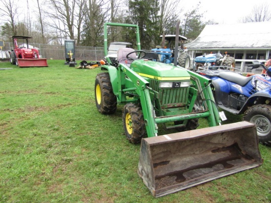 JOHN DEERE 790 TRACTOR WITH JOHN DEERE 70