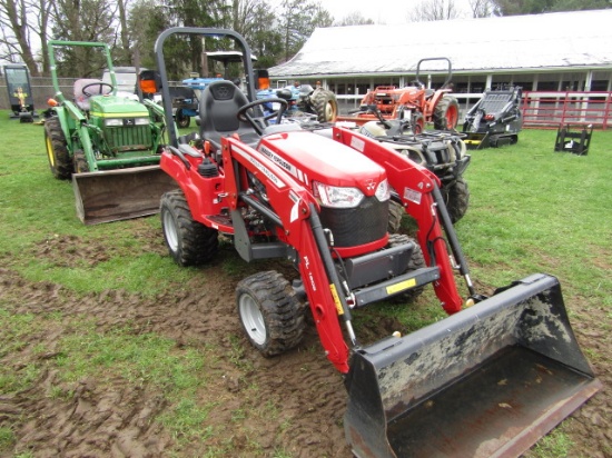 MASSEY FERGUSON COMPACT TRACTOR W/FL 1805