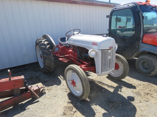 FORD 8N TRACTOR RUNS AND DRIVES