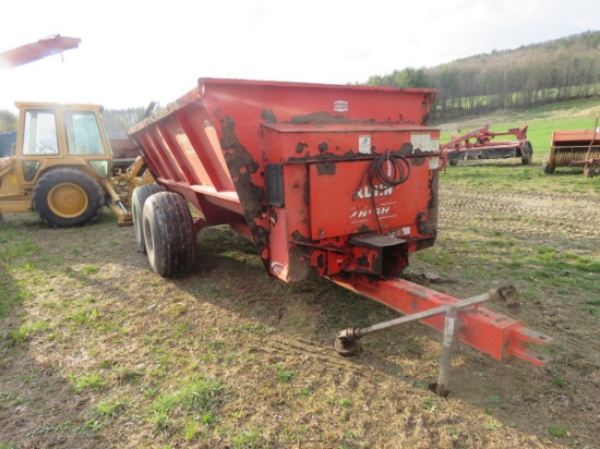 8124 KOON KNIGHT SLINGER 8124 MANURE SPREADER