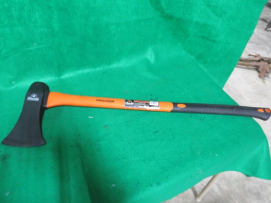 NEW 8LB SPLITTING MAUL WITH FIBERGLASS HANDLE