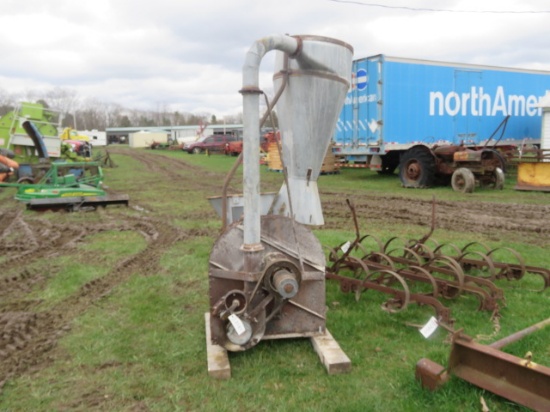 INTERNATIONAL HARVESTOR FEED GRINDER HAMMER MILL