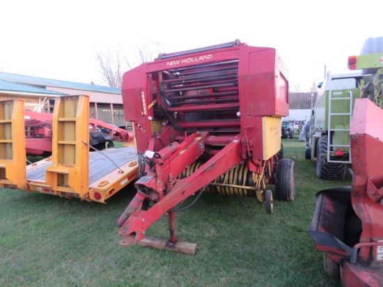 NEW HOLLAND 848 ROUND BALER