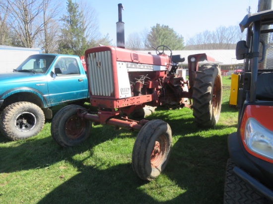 FARMALL 646 GAS TRACTOR 2WD 3PT HITCH 540 PTO,