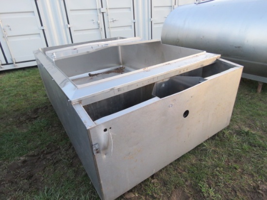 300 GALLON MILK TANK - USED FOR WATER /SAP STORAGE
