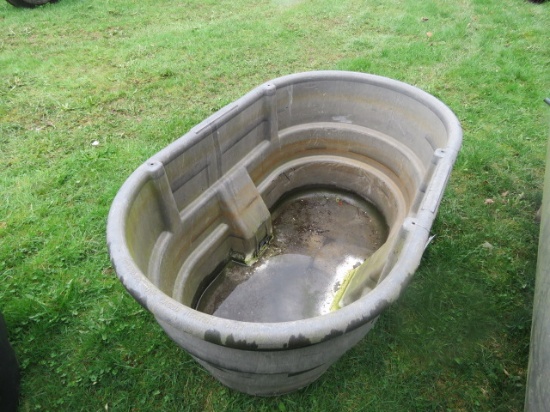 RUBBER MAID WATER TANK
