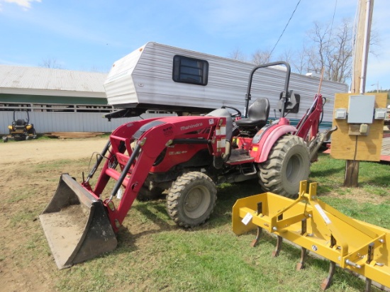2015 MAHINDRA 1538 WITH LOADER AND BACKHOE 796 HRS
