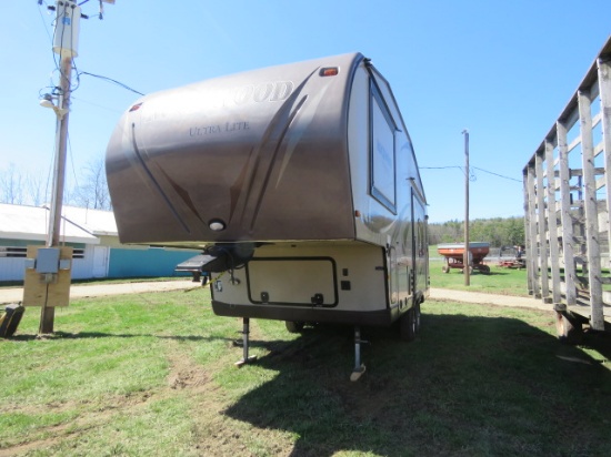 2013 ROCKWOOD ULTRA LITE 5TH WHEEL CAMPER