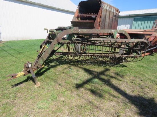JOHN DEERE HAY RAKE