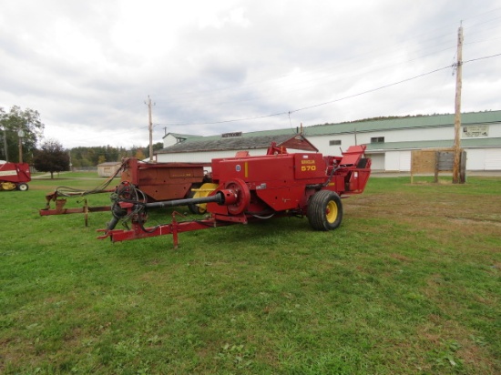 NEW HOLLAND 570 SQUARE BALER S#991099 WITH