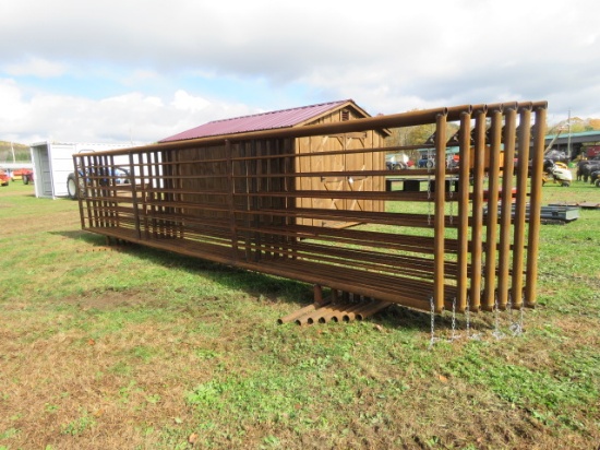 FREE STANDING METAL CORRAL PANEL 24FT LONG APPROX