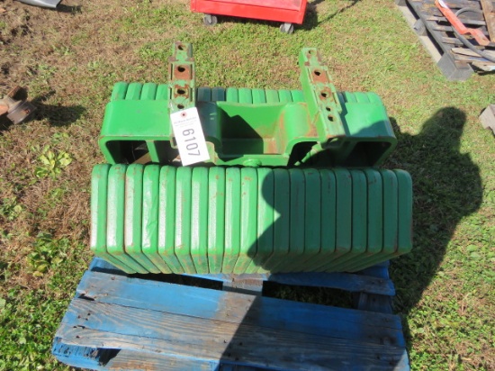 JOHN DEERE WEIGHT BRACKET AND SUITCASE WEIGHTS