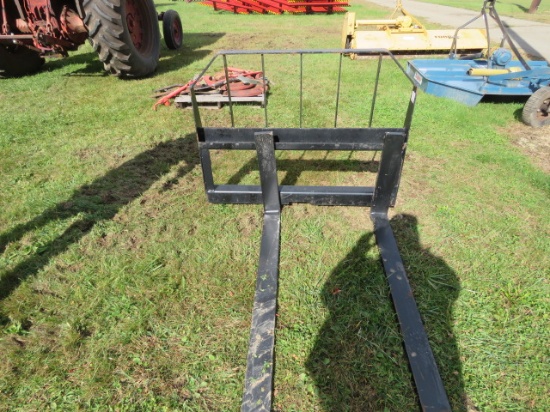 TOMAHAWK 2800LB PALLET FORKS 60" SKIDSTEER ATTACH