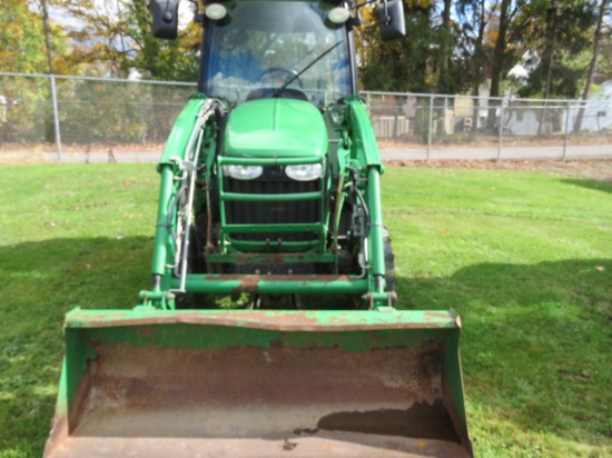 JOHN DEERE 3720 TRACTOR WITH CAB HEAT AIR