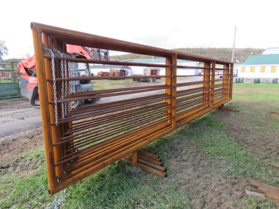 RAISED CATTLE CORRAL PANELS 24FT LONG T
