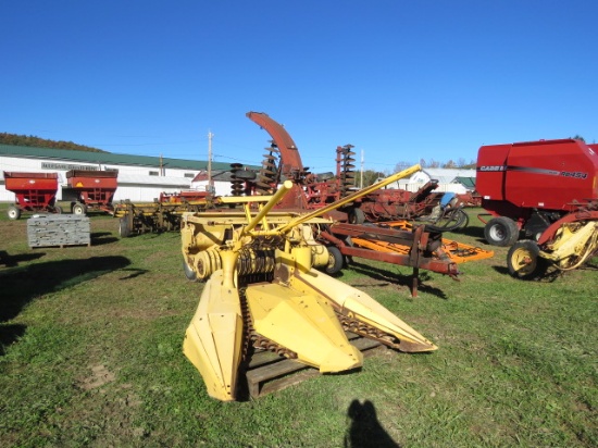NEW HOLLAND 790 CHOPPER WITH HAY HEAD