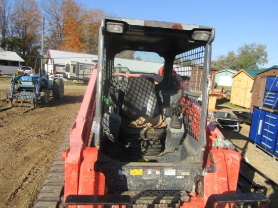 KUBOTA SVL 95-2S SKIDSTEER HAS BUCKET