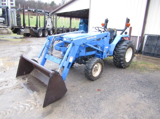 NEW HOLLAND TC30 WITH NEW HOLLAND 7308 LOADER -