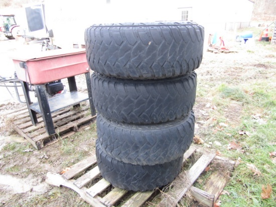 KLEVER M/T KENDA  31X10.50R15LT TIRES ON RIMS