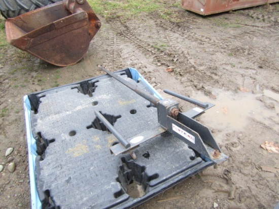 TARTER BUCKET BALE SPEAR
