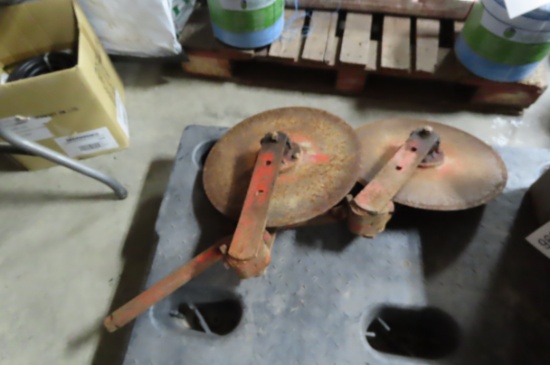 2 PLOW DISCS