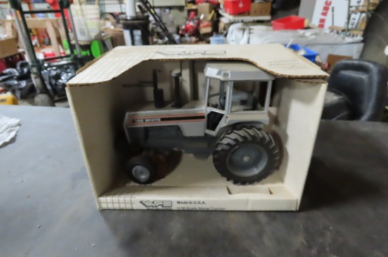 WFE 1/16 SCALE DIECAST METAL TRACTOR - 160 WHITE