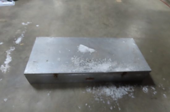 RAZOR SCOOTER AND METAL TOOLBOX