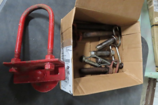 BOX OF TRACTOR DRAW PINS