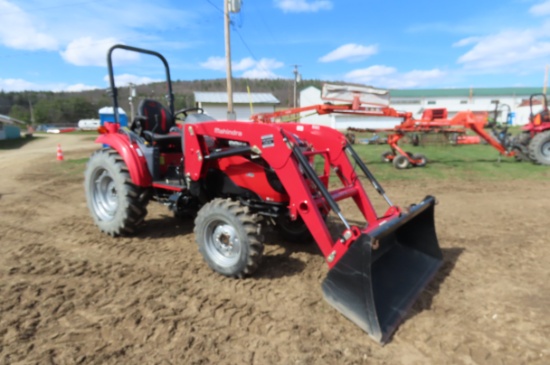 MAHINDRA 1640 TRACTOR WITH MAHINDRA 1640L LOADER
