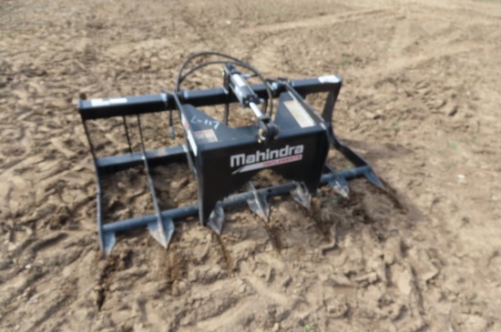 MAHINDRA QUICK ATTACH 61" ROOT GRAPPLE