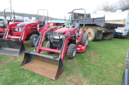 MAHINDRA 28XL HST 4X4 TRACTOR WITH MAHINDRA
