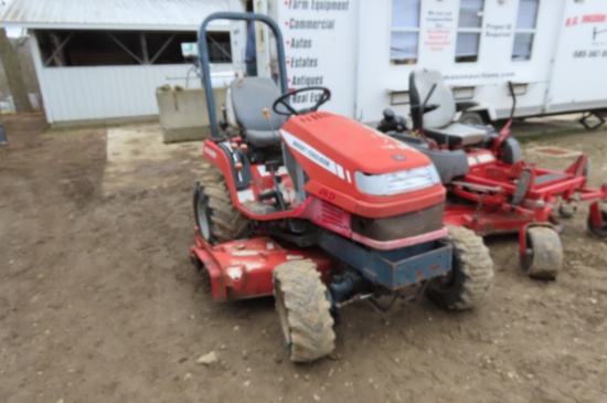 MASSEY FERGUSON GC2300 4WD WITH BELLY MOWER