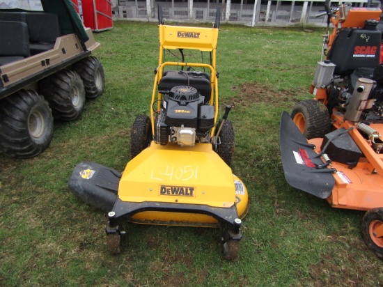 DEWALT WALK BEHIND MOWER 33' DECK