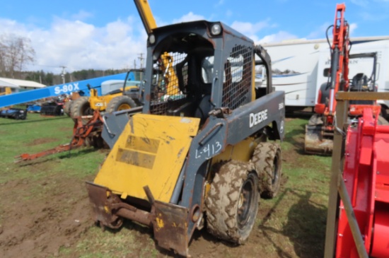 JOHN DEERE 318D SKIDSTEER NO BUCKET