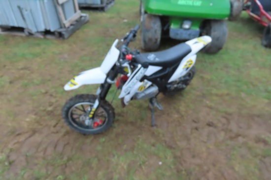 SYX MOTO XWORKS DIRT BIKE RUNS- HAS NEW ENGINE