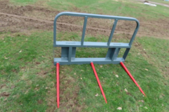 SKIDSTEER ATTACH TRIPLE BALE SPEAR - GREY
