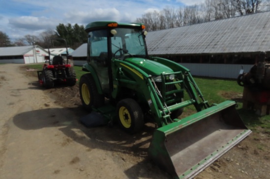 JOHN DEERE 3320 WITH JOHN DEERE 300 CX LOADER