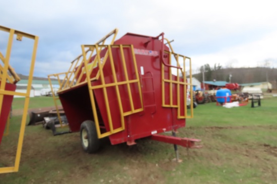 TARTER FEEDMASTER 165 FEEDER WAGON - VERY NICE