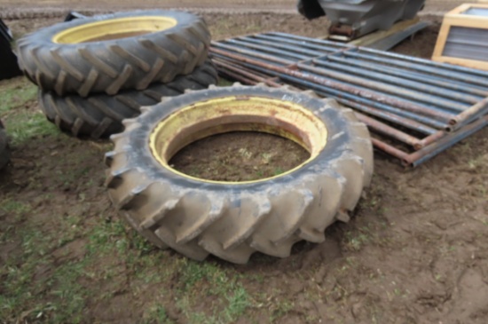 13.6-38  TRACTOR TIRE ON RIM