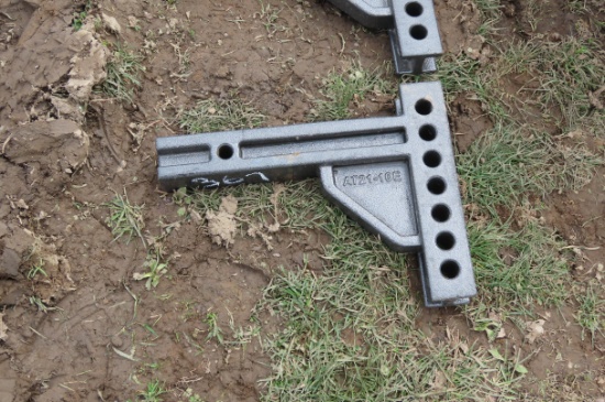 ADJUSTABLE HITCH INSERT
